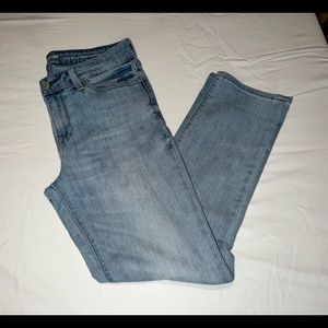 LEVI SIGNATURE MID-RISE SLIM CUFFED JEAN SZ 8/29 🛍